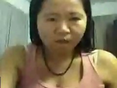Thai wife uses 3 fingers on cam